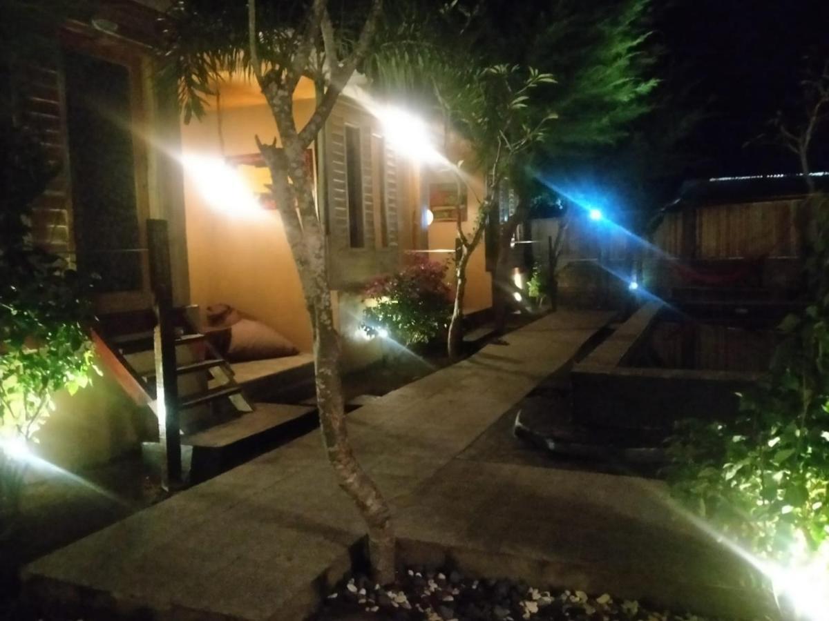 The Huts Villa Gili Trawangan Exterior foto